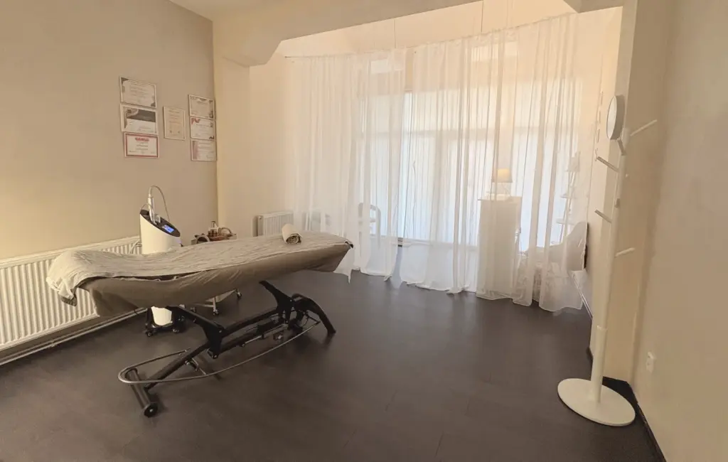Prosvětlená ošetřovna salonu SKINHAUS